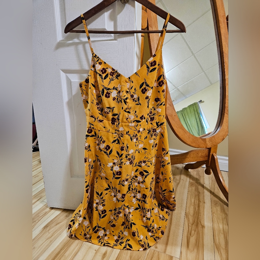 Le Chateau Spaghetti Strap Floral Dress